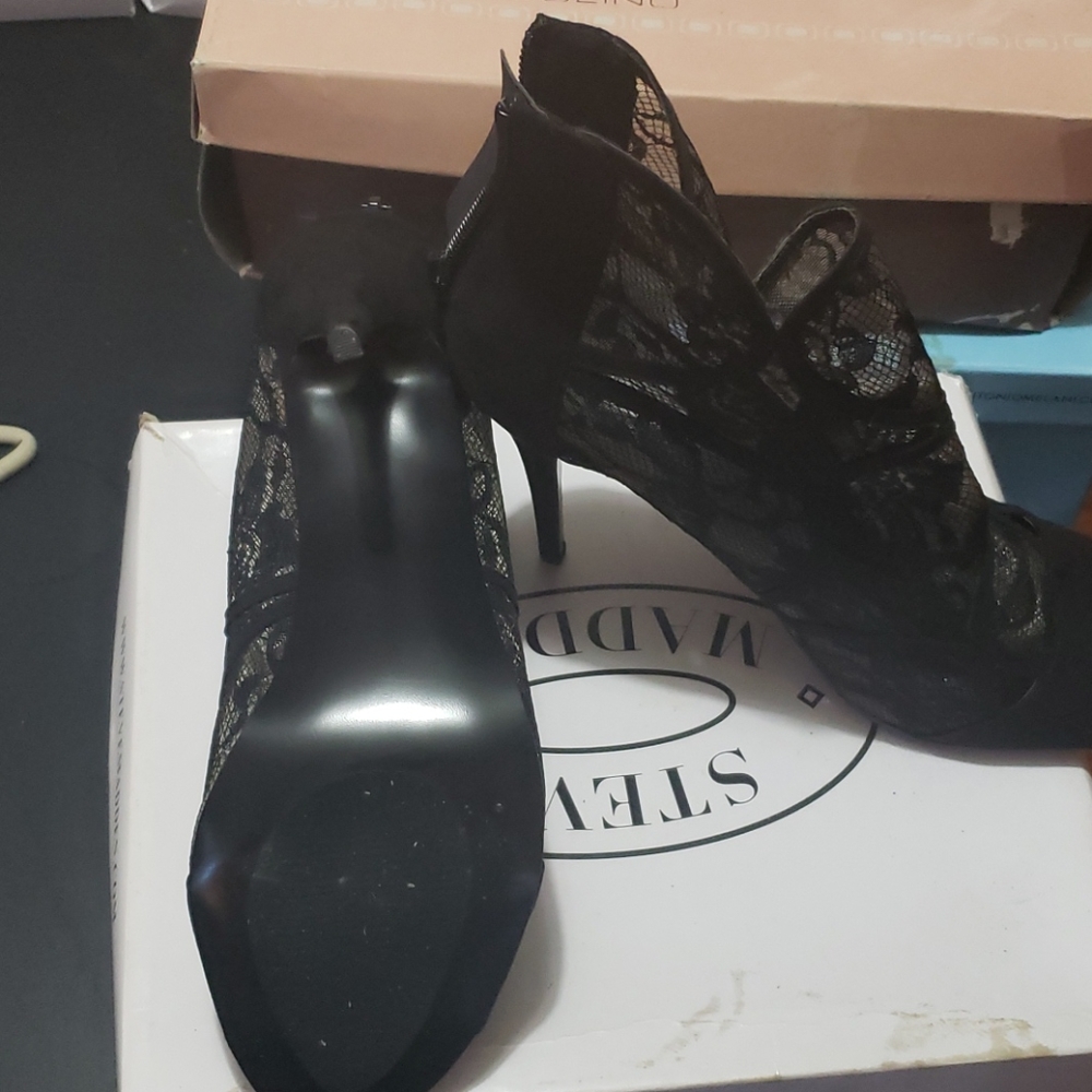 Heels - Picture 3 of 3